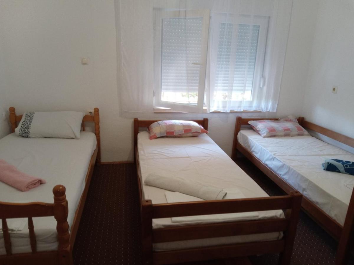 מוסטר Apartman Seno מראה חיצוני תמונה
