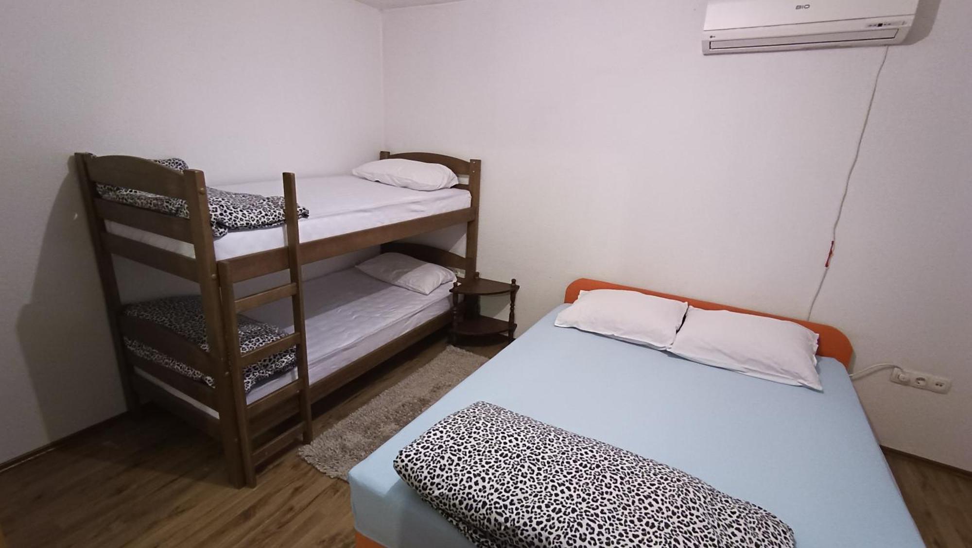 מוסטר Apartman Seno מראה חיצוני תמונה
