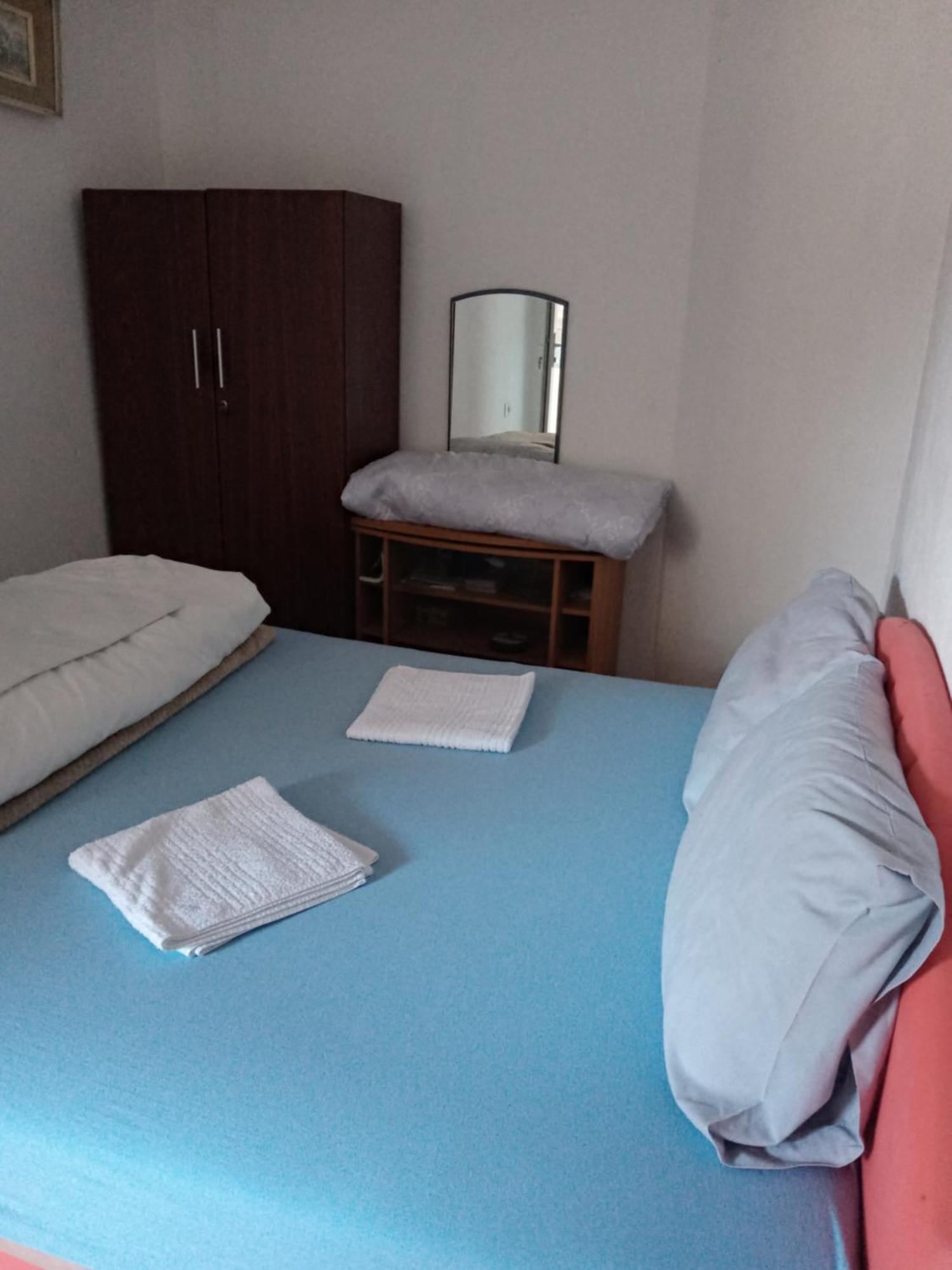 מוסטר Apartman Seno חדר תמונה